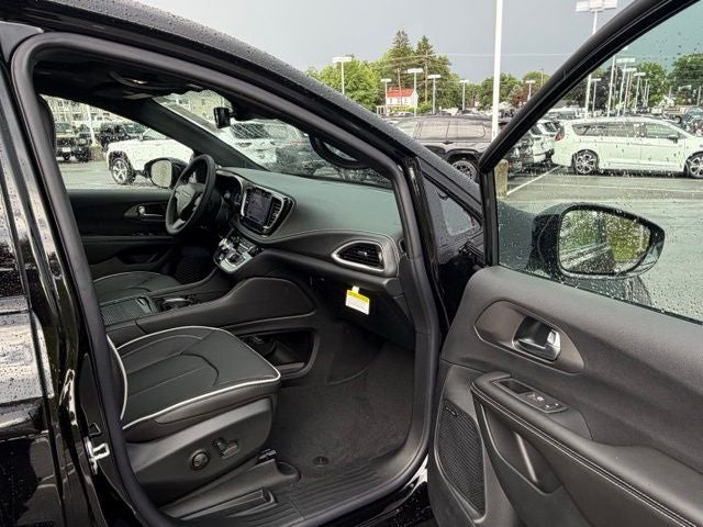 2027 Chrysler Pacifica PACIFICA LIMITED AWD