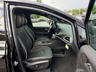 2027 Chrysler Pacifica PACIFICA LIMITED AWD