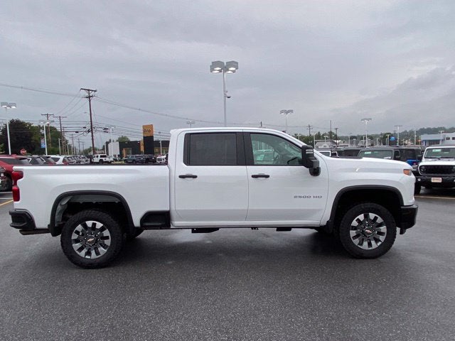2022 Chevrolet Silverado 2500HD 4WD Crew Cab Standard Bed Custom