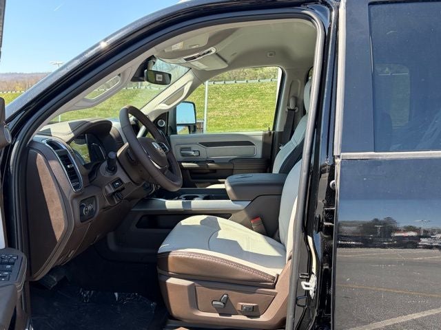 2026 RAM Ram 3500 RAM 3500 LARAMIE CREW CAB 4X4 6'4' BOX