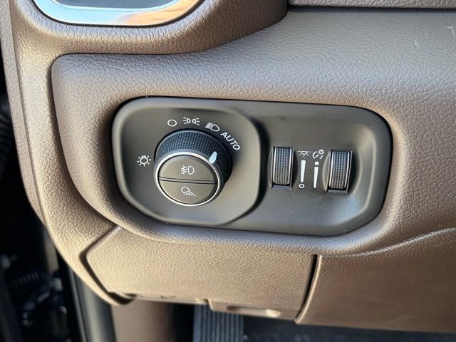 2026 RAM Ram 3500 RAM 3500 LARAMIE CREW CAB 4X4 6'4' BOX