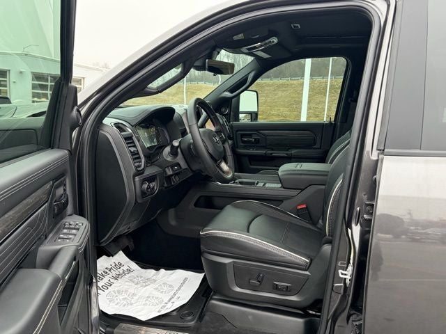 2026 RAM Ram 3500 RAM 3500 LIMITED MEGA CAB 4X4 6'4' BOX