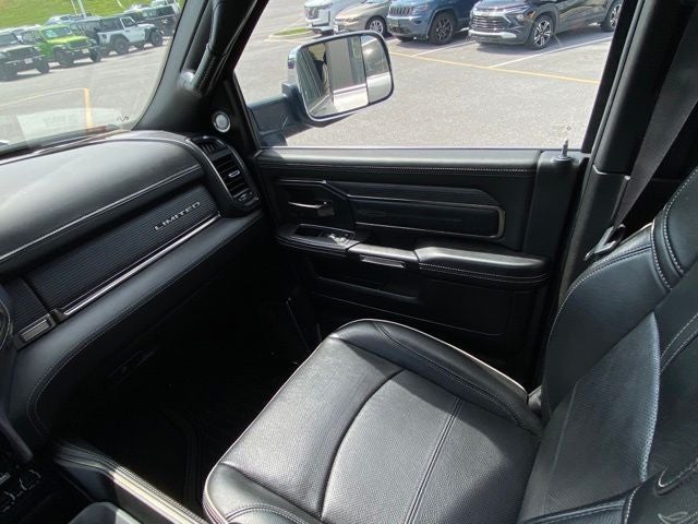 2019 RAM 3500 Limited Crew Cab 4x4 6'4' Box