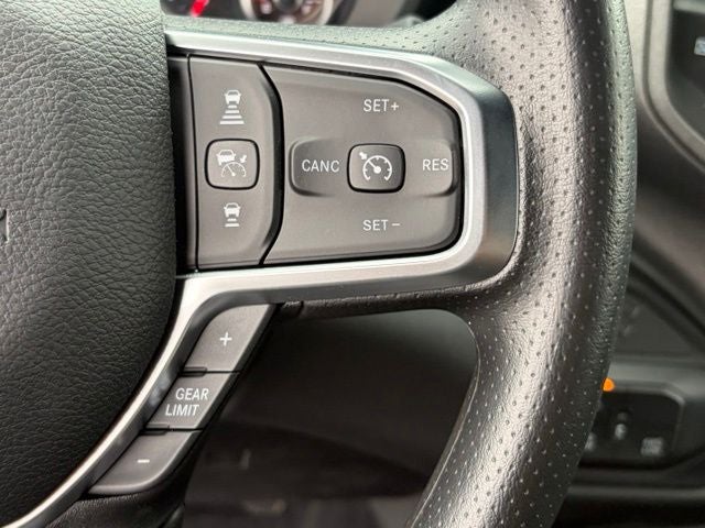 2026 RAM Ram 2500 RAM 2500 BLACK EXPRESS CREW CAB 4X4 6'4' BOX