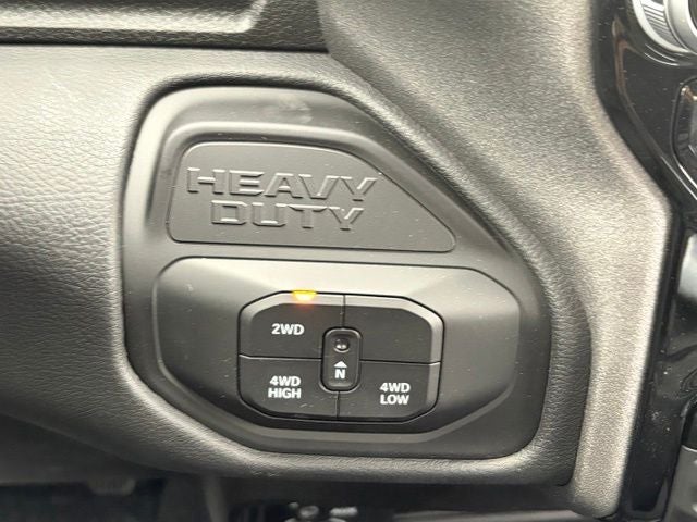 2026 RAM Ram 2500 RAM 2500 BLACK EXPRESS CREW CAB 4X4 6'4' BOX