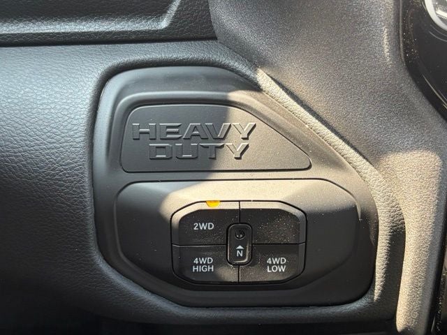 2026 RAM Ram 2500 RAM 2500 BLACK EXPRESS CREW CAB 4X4 6'4' BOX