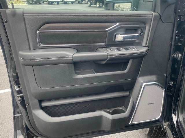 2026 RAM Ram 3500 RAM 3500 LARAMIE CREW CAB 4X4 8' BOX