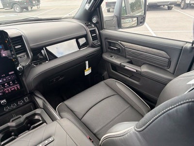 2027 RAM Ram 3500 RAM 3500 LIMITED CREW CAB 4X4 8' BOX