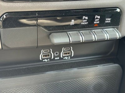 2026 RAM Ram 1500 RAM 1500 EXPRESS CREW CAB 4X4 5'7' BOX