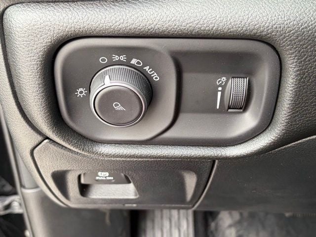 2026 RAM Ram 1500 RAM 1500 TRADESMAN CREW CAB 4X4 5'7' BOX