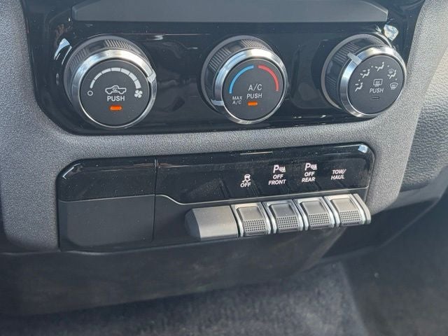 2026 RAM Ram 1500 RAM 1500 TRADESMAN CREW CAB 4X4 5'7' BOX