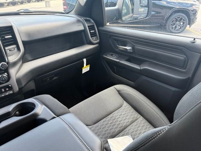 2026 RAM Ram 1500 RAM 1500 TRADESMAN CREW CAB 4X4 5'7' BOX