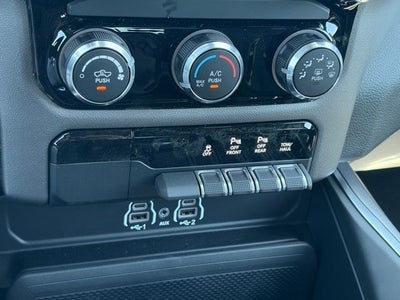 2026 RAM Ram 1500 RAM 1500 EXPRESS CREW CAB 4X4 5'7' BOX