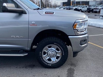 2022 RAM 2500 Tradesman Crew Cab 4x4 6'4' Box