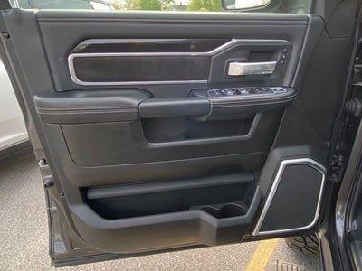 2019 RAM 2500 Laramie Crew Cab 4x4 6'4' Box