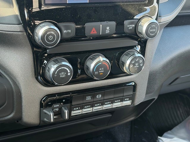 2026 RAM Ram 5500 Chassis Cab RAM 5500 TRADESMAN CHASSIS REGULAR CAB 4X4 60' CA