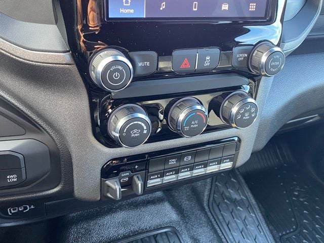 2026 RAM Ram 5500 Chassis Cab RAM 5500 TRADESMAN CHASSIS CREW CAB 4X4 60' CA