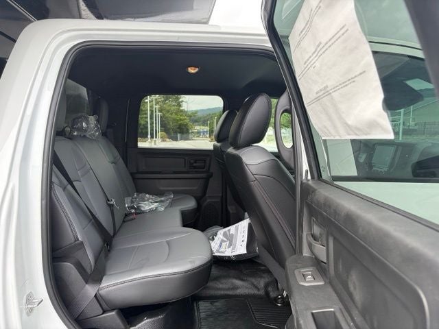 2026 RAM 5500 Chassis RAM 5500 TRADESMAN CHASSIS CREW CAB 4X4 84' CA