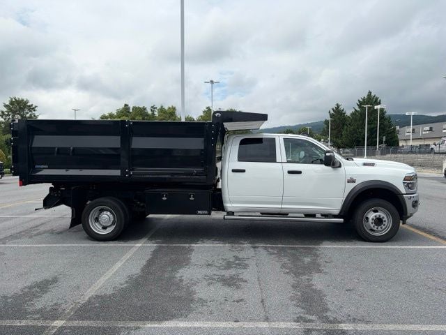 2026 RAM 5500 Chassis RAM 5500 TRADESMAN CHASSIS CREW CAB 4X4 84' CA
