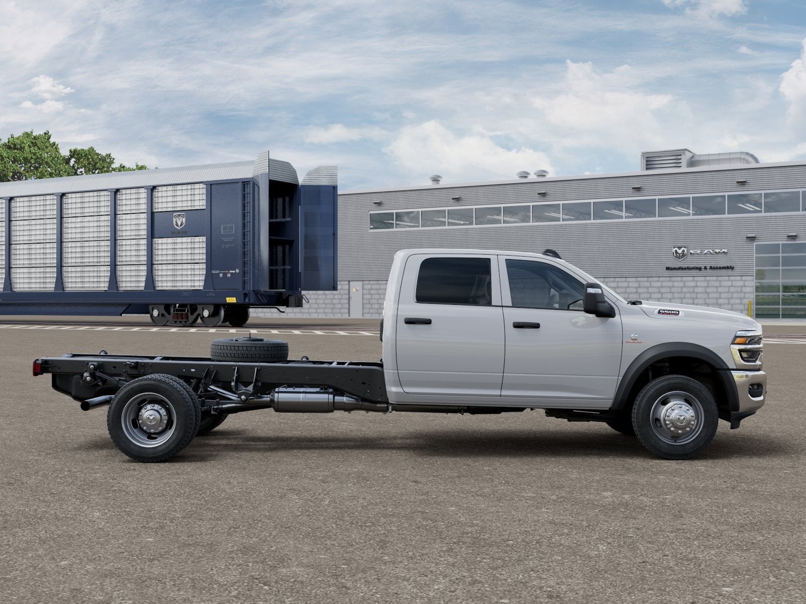 2026 RAM Ram 5500 Chassis Cab RAM 5500 TRADESMAN CHASSIS CREW CAB 4X4 84' CA