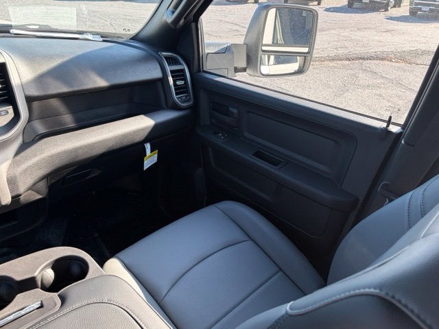 2026 RAM Ram 3500 Chassis Cab RAM 3500 TRADESMAN CREW CAB CHASSIS 4X4 60' CA