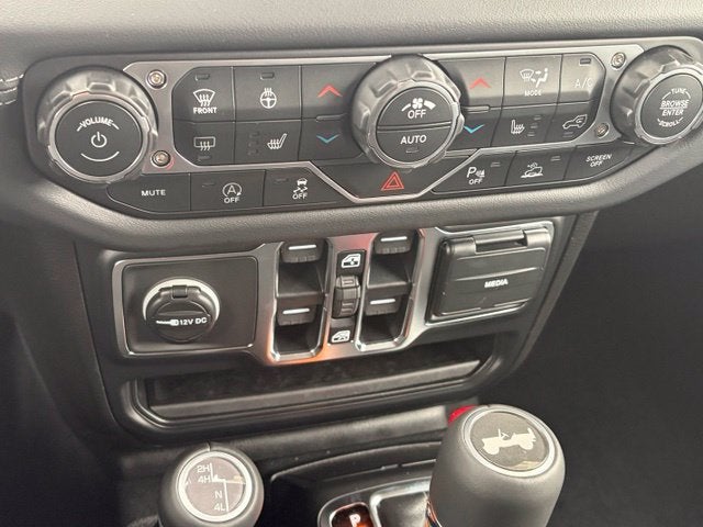 2027 Jeep Wrangler WRANGLER 4-DOOR SAHARA