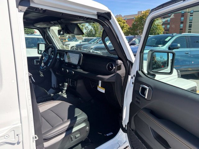 2027 Jeep Wrangler WRANGLER 4-DOOR SAHARA
