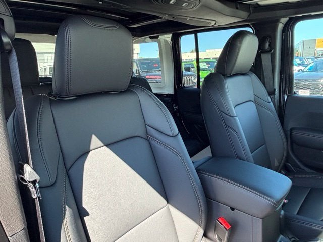 2027 Jeep Wrangler WRANGLER 4-DOOR SAHARA