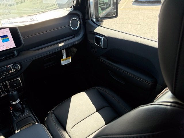 2027 Jeep Wrangler WRANGLER 4-DOOR SAHARA