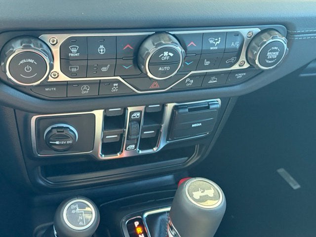 2027 Jeep Wrangler WRANGLER 4-DOOR SAHARA