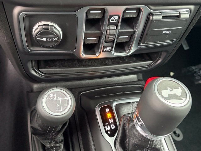 2027 Jeep Wrangler WRANGLER 4-DOOR SAHARA