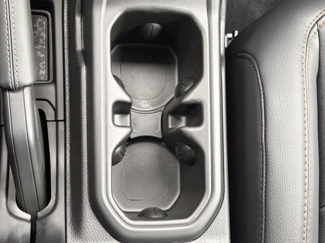 2027 Jeep Wrangler WRANGLER 4-DOOR SAHARA