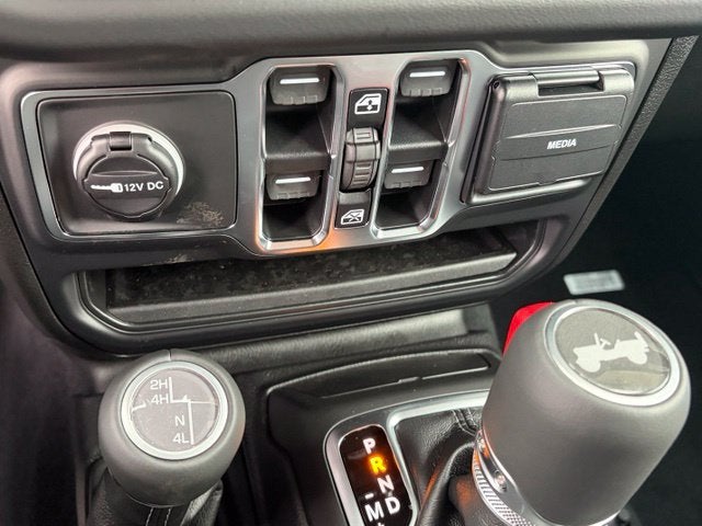 2027 Jeep Wrangler WRANGLER 4-DOOR SAHARA