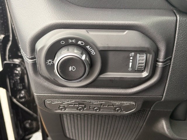 2027 Jeep Wrangler WRANGLER 4-DOOR SAHARA