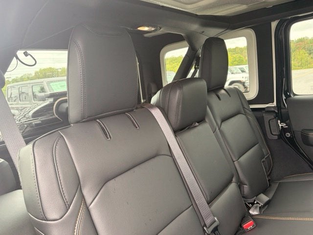 2027 Jeep Wrangler WRANGLER 4-DOOR SAHARA