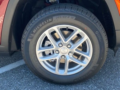 2025 Jeep Grand Cherokee GRAND CHEROKEE LAREDO X 4X4