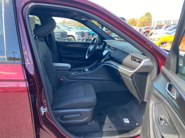 2025 Jeep Grand Cherokee GRAND CHEROKEE LAREDO X 4X4