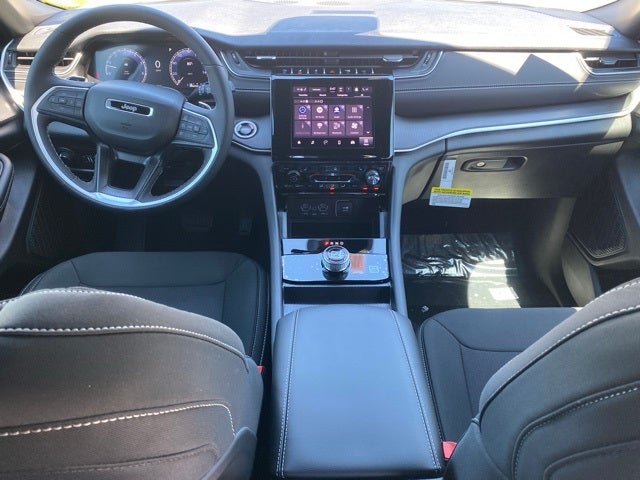 2025 Jeep Grand Cherokee GRAND CHEROKEE LAREDO X 4X4