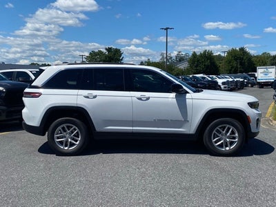 2025 Jeep Grand Cherokee GRAND CHEROKEE LAREDO X 4X4