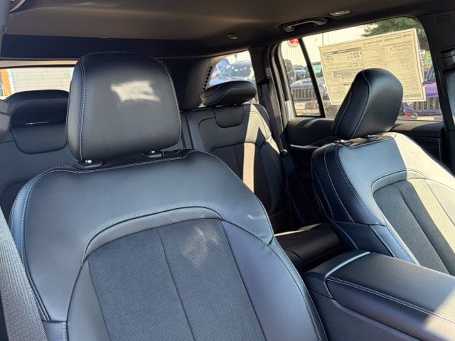 2027 Jeep Grand Cherokee GRAND CHEROKEE LAREDO ALTITUDE 4X4