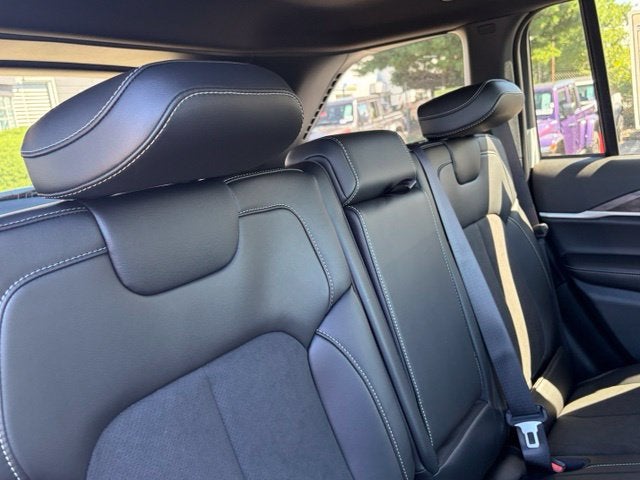 2027 Jeep Grand Cherokee GRAND CHEROKEE LAREDO ALTITUDE 4X4