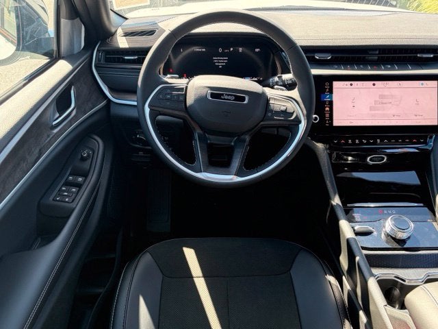 2027 Jeep Grand Cherokee GRAND CHEROKEE LAREDO ALTITUDE 4X4