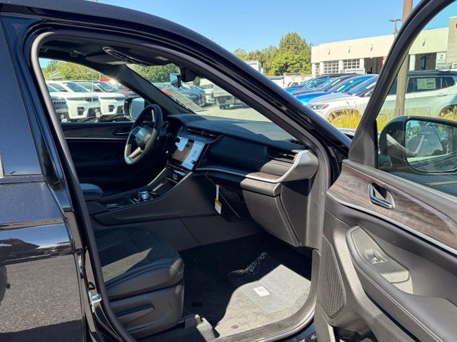 2027 Jeep Grand Cherokee GRAND CHEROKEE LAREDO ALTITUDE 4X4