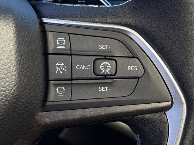 2027 Jeep Grand Cherokee GRAND CHEROKEE LAREDO ALTITUDE 4X4