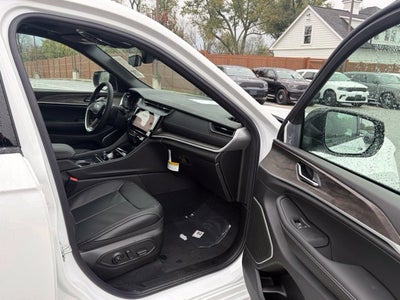 2027 Jeep Grand Cherokee GRAND CHEROKEE LIMITED RESERVE 4X4