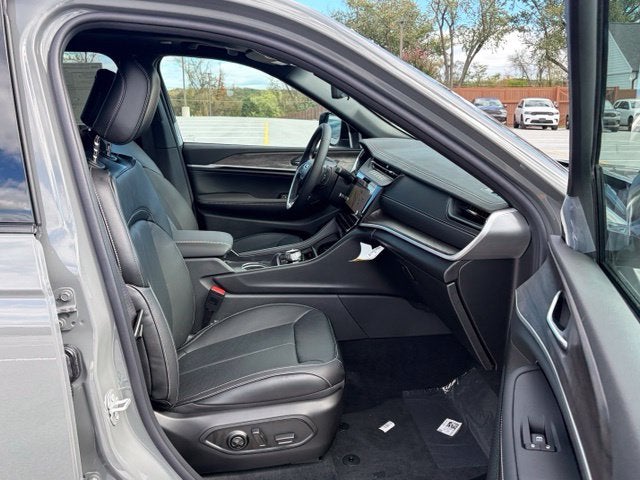 2027 Jeep Grand Cherokee GRAND CHEROKEE LIMITED RESERVE 4X4