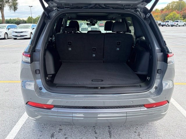 2027 Jeep Grand Cherokee GRAND CHEROKEE LIMITED RESERVE 4X4