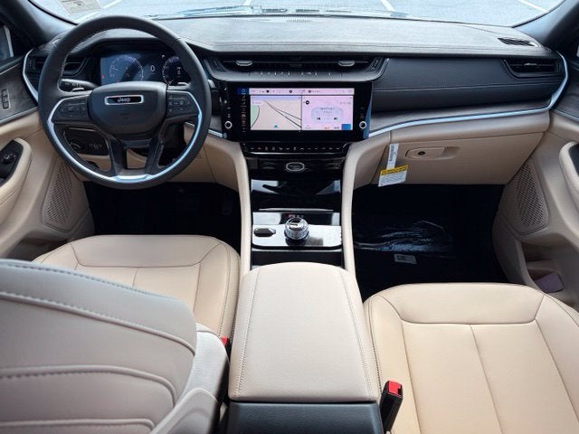 2027 Jeep Grand Cherokee GRAND CHEROKEE LIMITED 4X4
