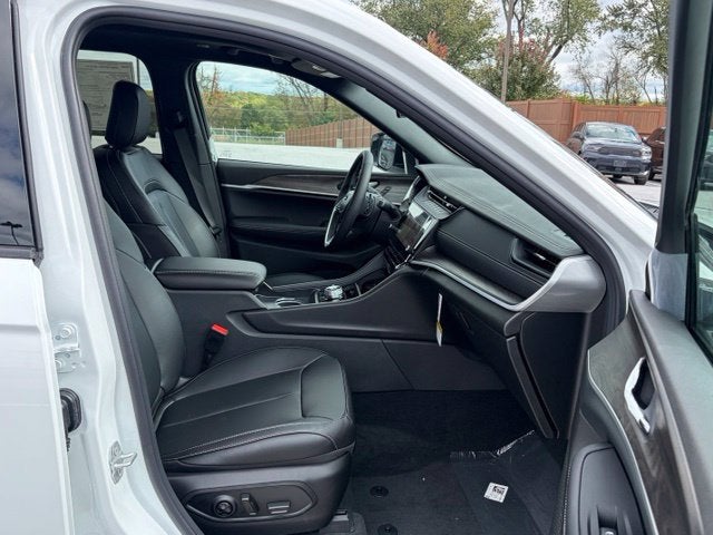2027 Jeep Grand Cherokee GRAND CHEROKEE LIMITED 4X4
