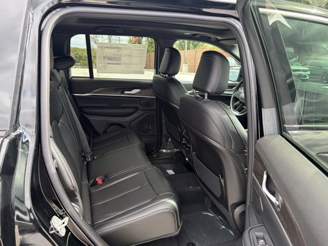 2027 Jeep Grand Cherokee GRAND CHEROKEE LIMITED 4X4